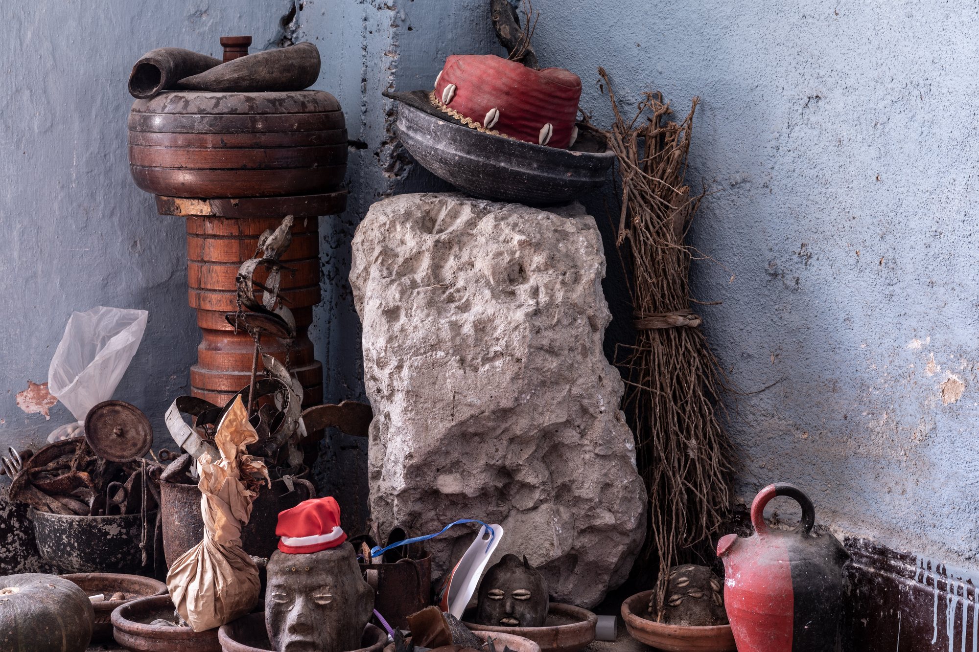 The intimate corner of a Cuban ilé (casa de santo)